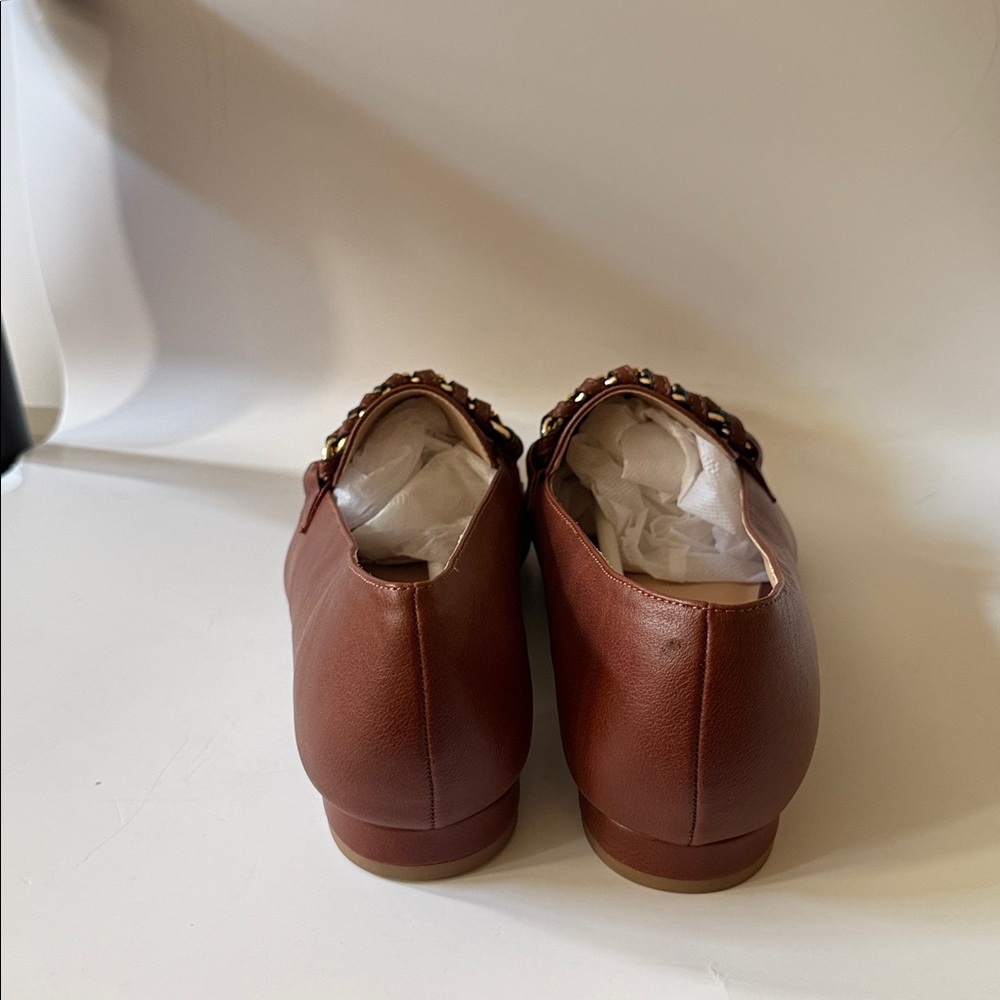 Elegant Brown Leather Loafers with Gold Accent Chain Across Front - Picture 3 of 6